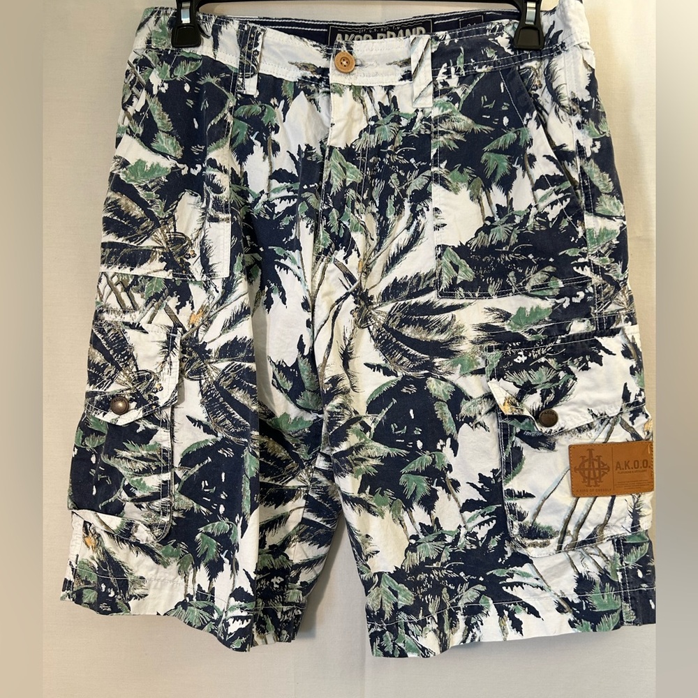 Akoo Tropical Print Cargo Shorts - Green/Blue/White Size 34 Inseam 11.5”